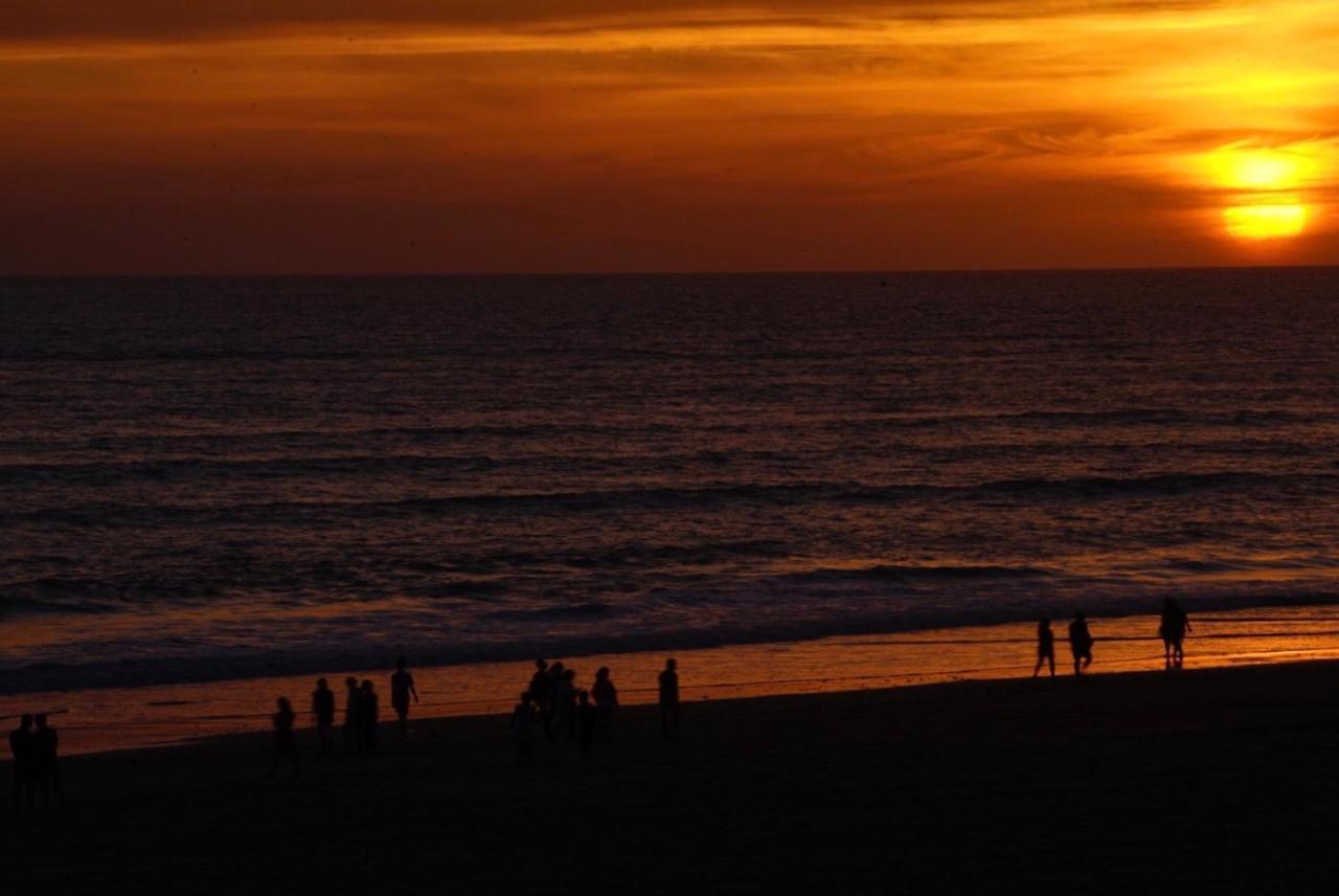 Victoria Beach Sunset Lounge Cadiz Exterior photo